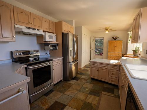 4295 North Naramata Road, Naramata, BC - Indoor Photo Showing Kitchen