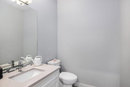 109-3075 Vint Road, Kelowna, BC - Indoor Photo Showing Bathroom