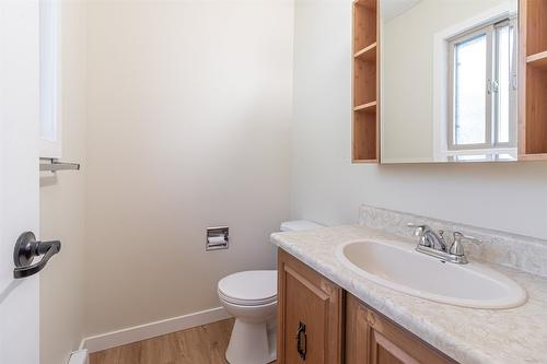 745 Camelia Road, Kelowna, BC - Indoor Photo Showing Bathroom