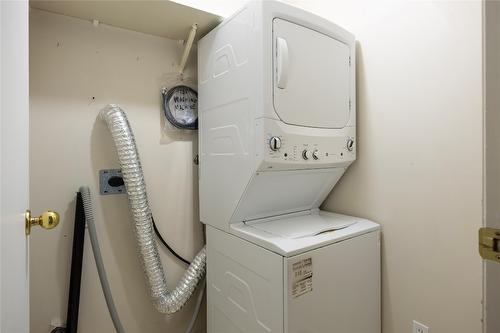 308-2035 Baron Road, Kelowna, BC - Indoor Photo Showing Laundry Room