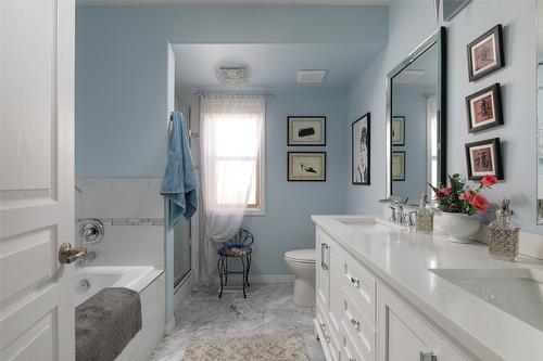 160-550 Yates Road, Kelowna, BC - Indoor Photo Showing Bathroom