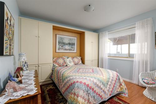 160-550 Yates Road, Kelowna, BC - Indoor Photo Showing Bedroom