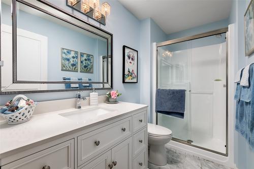 160-550 Yates Road, Kelowna, BC - Indoor Photo Showing Bathroom