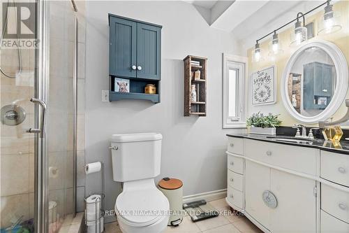 6736 Buckingham Drive, Niagara Falls, ON - Indoor Photo Showing Bathroom