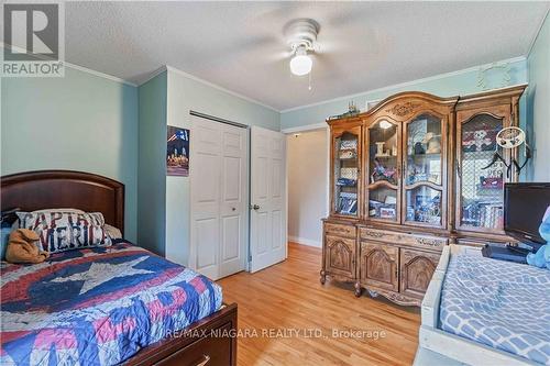 6736 Buckingham Drive, Niagara Falls, ON - Indoor Photo Showing Bedroom