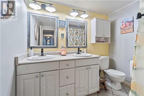 6736 Buckingham Drive, Niagara Falls, ON - Indoor Photo Showing Bathroom