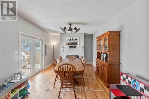 6736 Buckingham Drive, Niagara Falls, ON - Indoor Photo Showing Dining Room