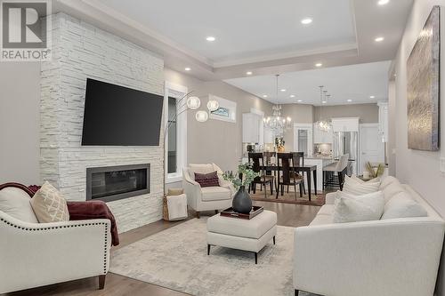 3039 Burtch Road, Kelowna, BC - Indoor Photo Showing Living Room With Fireplace