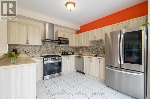 5562 Katy Gate, Mississauga (Churchill Meadows), ON - Indoor Photo Showing Kitchen With Stainless Steel Kitchen With Upgraded Kitchen