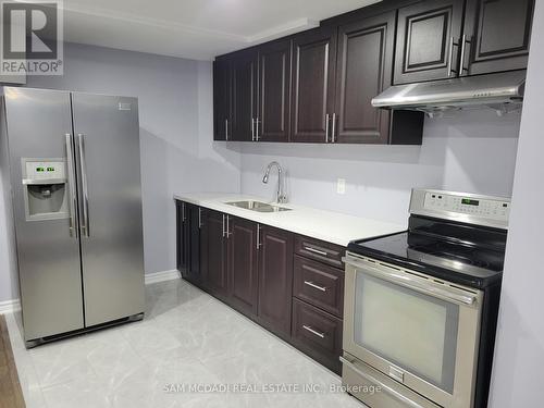 5562 Katy Gate, Mississauga (Churchill Meadows), ON - Indoor Photo Showing Kitchen With Double Sink