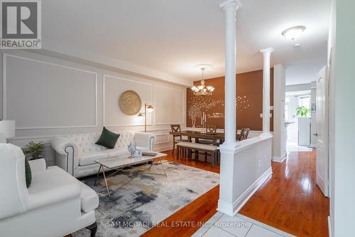 5562 Katy Gate, Mississauga (Churchill Meadows), ON - Indoor Photo Showing Living Room