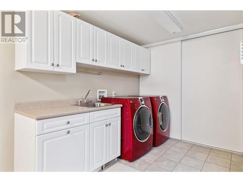 2259 Capistrano Drive, Kelowna, BC - Indoor Photo Showing Laundry Room