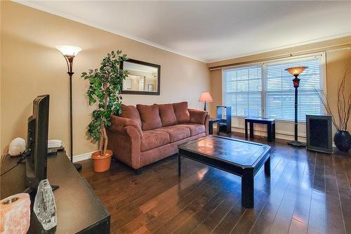 2145 Sandringham Drive, Burlington, ON - Indoor Photo Showing Living Room