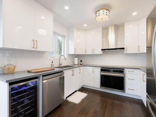 Kitchen - 8360 Av. Oregon, Brossard, QC - Indoor Photo Showing Kitchen With Double Sink With Upgraded Kitchen