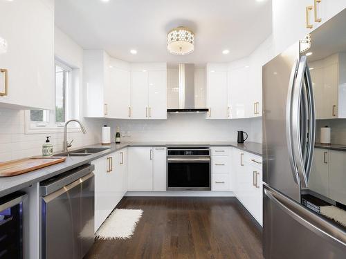 Kitchen - 8360 Av. Oregon, Brossard, QC - Indoor Photo Showing Kitchen With Double Sink With Upgraded Kitchen