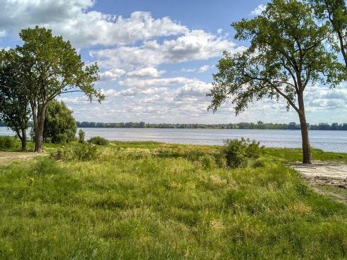 Waterfront - Rue Notre-Dame, Saint-Sulpice, QC 