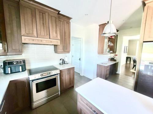 Cuisine - 33 Rue Des Cerisiers, Vaudreuil-Dorion, QC - Indoor Photo Showing Kitchen