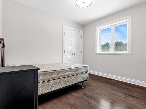 Chambre Ã Â coucher - 33 Rue Des Cerisiers, Vaudreuil-Dorion, QC - Indoor Photo Showing Bedroom