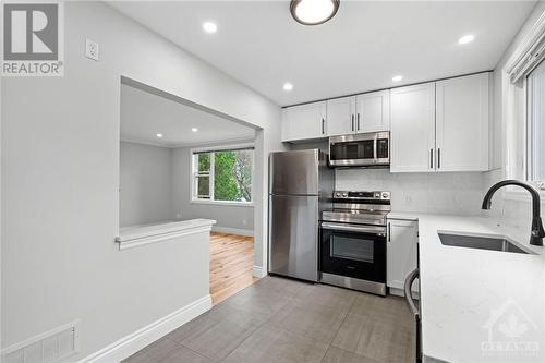 16 Seguin Street, Ottawa, ON - Indoor Photo Showing Kitchen