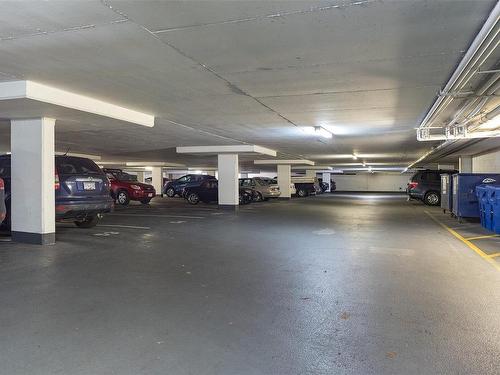 2103-647 Michigan St, Victoria, BC - Indoor Photo Showing Garage