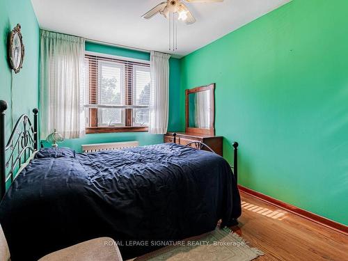 55 Pinewood Ave, Toronto, ON - Indoor Photo Showing Bedroom