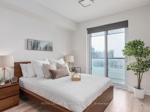 2904-300 Front St, Toronto, ON - Indoor Photo Showing Bedroom