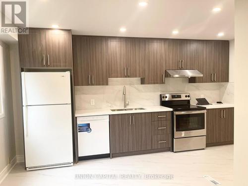 Upper - 75 Madsen Crescent, Markham (Markville), ON - Indoor Photo Showing Kitchen