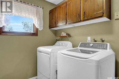 303 2Nd Avenue, Montmartre, SK - Indoor Photo Showing Laundry Room