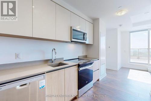 919 - 3100 Keele Street, Toronto (Downsview-Roding-Cfb), ON - Indoor Photo Showing Kitchen