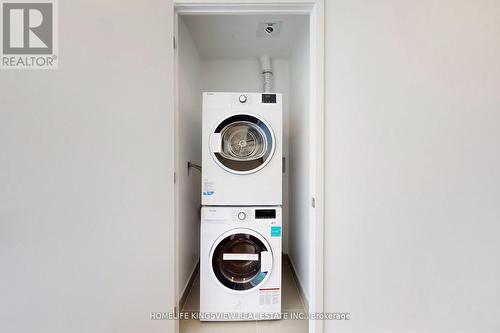 919 - 3100 Keele Street, Toronto (Downsview-Roding-Cfb), ON - Indoor Photo Showing Laundry Room