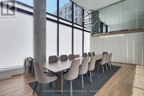 919 - 3100 Keele Street, Toronto (Downsview-Roding-Cfb), ON - Indoor Photo Showing Dining Room