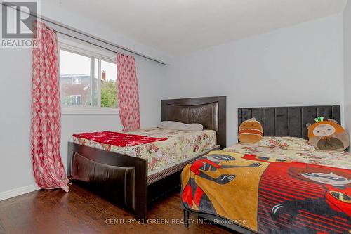 74 Linkdale Road, Brampton, ON - Indoor Photo Showing Bedroom