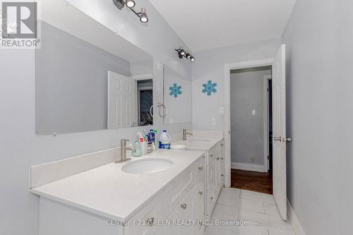 74 Linkdale Road, Brampton, ON - Indoor Photo Showing Bathroom