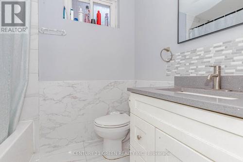 74 Linkdale Road, Brampton, ON - Indoor Photo Showing Bathroom