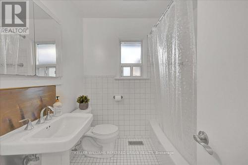 122 Burndale Avenue, Toronto, ON - Indoor Photo Showing Bathroom