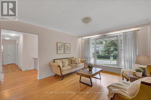 122 Burndale Avenue, Toronto, ON - Indoor Photo Showing Living Room