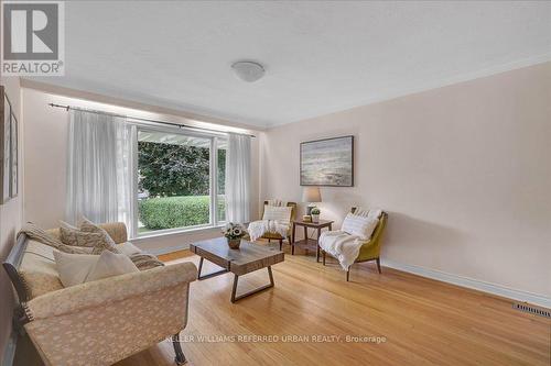 122 Burndale Avenue, Toronto, ON - Indoor Photo Showing Living Room