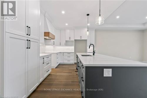 27 Mercedes Crescent, Kincardine, ON - Indoor Photo Showing Kitchen With Upgraded Kitchen