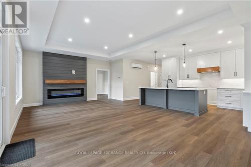 27 Mercedes Crescent, Kincardine, ON - Indoor Photo Showing Kitchen With Upgraded Kitchen