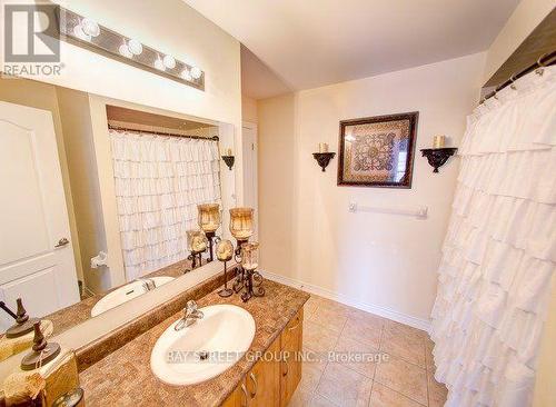 Upper - 72 Naylor Drive, Bradford West Gwillimbury (Bradford), ON - Indoor Photo Showing Bathroom