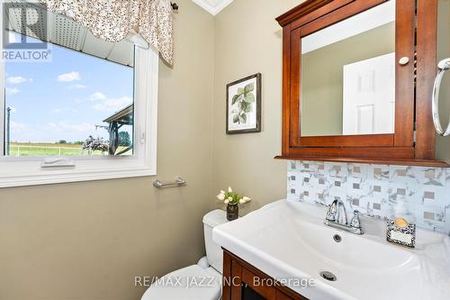 263 Pigeon Creek Road, Kawartha Lakes (Janetville), ON - Indoor Photo Showing Bathroom