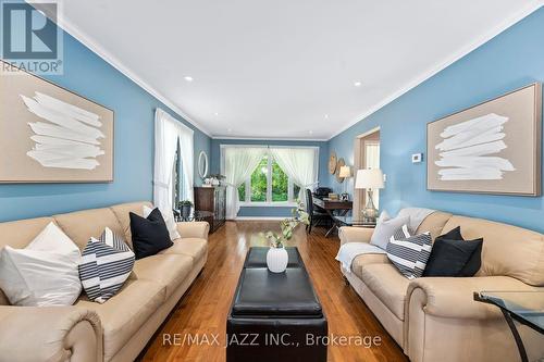 263 Pigeon Creek Road, Kawartha Lakes (Janetville), ON - Indoor Photo Showing Living Room