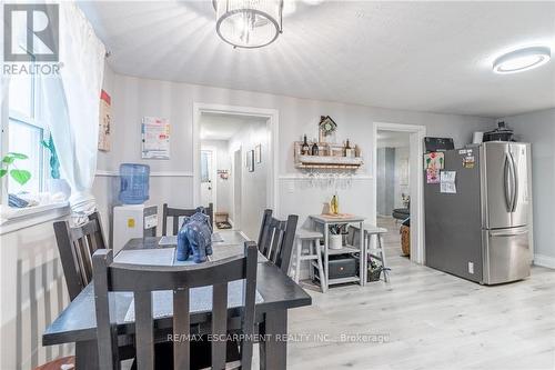 25 Albion Street, Brantford, ON - Indoor Photo Showing Dining Room