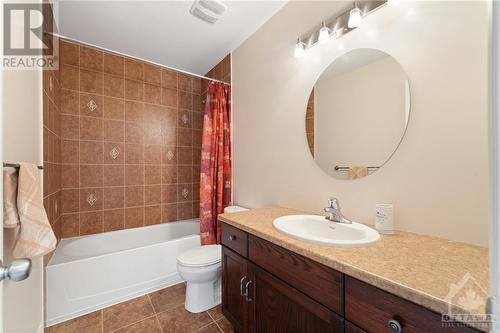 1817 Mickelberry Crescent, Ottawa, ON - Indoor Photo Showing Bathroom