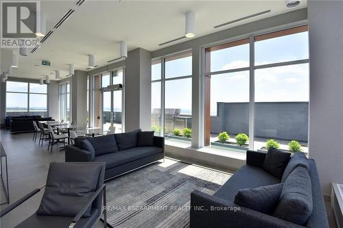 1807 - 500 Brock Avenue, Burlington (Brant), ON - Indoor Photo Showing Living Room