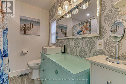 4680 Sunset Road, Central Elgin (Port Stanley), ON - Indoor Photo Showing Bathroom