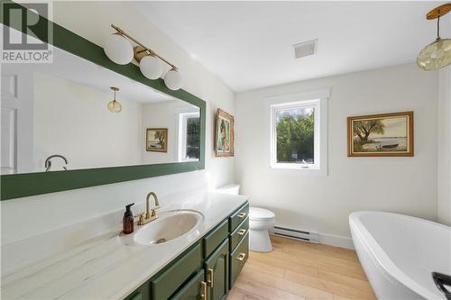 35 Silverwood Crescent, Moncton, NB - Indoor Photo Showing Bathroom