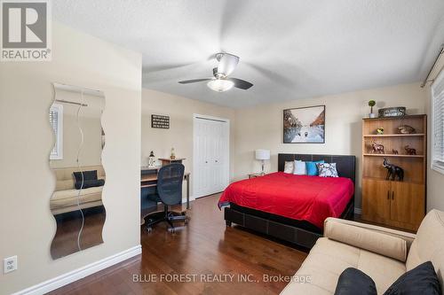 2982 Devon Road, London, ON - Indoor Photo Showing Bedroom