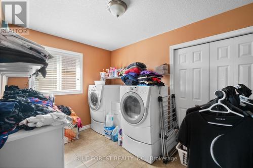 2982 Devon Road, London, ON - Indoor Photo Showing Laundry Room