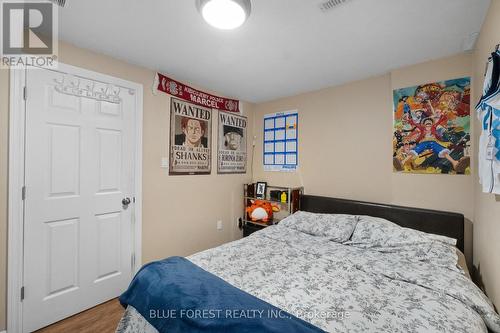 2982 Devon Road, London, ON - Indoor Photo Showing Bedroom